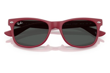 Slnečné okuliare Ray-Ban Junior New Wayfarer Junior RJ9052S 717887 Squared Červené